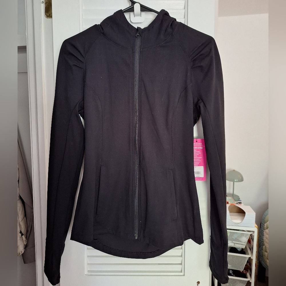 NWT Womens Yogalicious Black Athletic Jacket with hood Size Medium